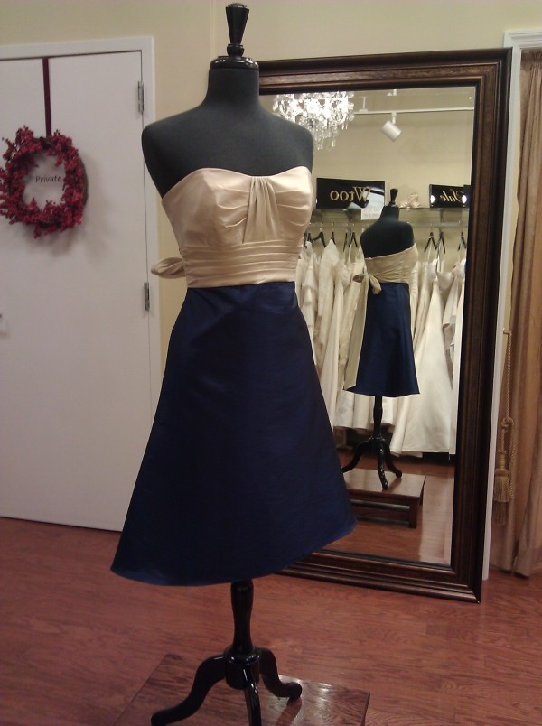 svadobné šaty-modro-zlaté-krátke-bez ramienok