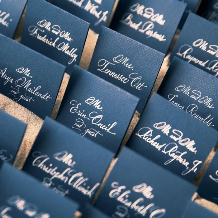 pozvánky-svadobné-miesto-karty-miesto-karty-označené-strieborné-pero