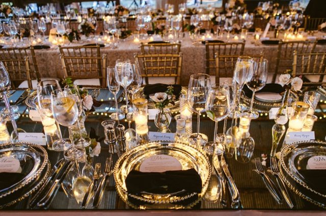 vintage svadobný plán zlatá platňa kryštál Svadobné nápady, zlaté taniere, krištáľové okuliare