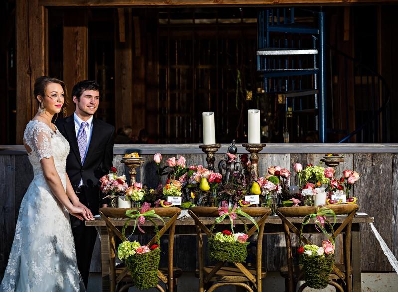 Svadobné dekorácie-nápady-jeseň-vinobranie-mach-ruže-sviečky