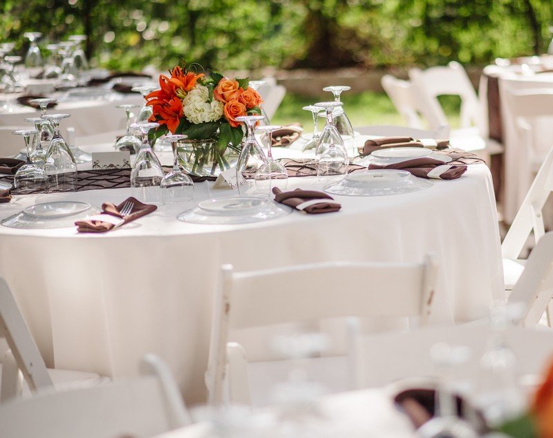Nápady na svadobnú výzdobu behúň na jeseň oranžová čokoláda hnedý