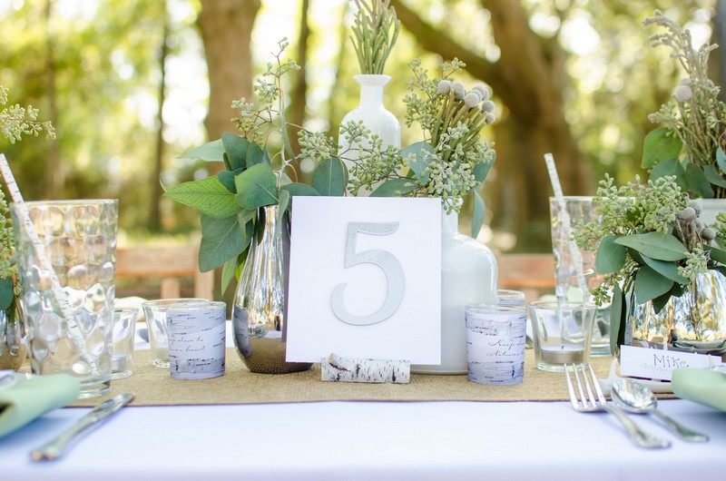 Svadobná výzdoba-nápady-jeseň-zelená-moderná-výzdoba stola-príklady