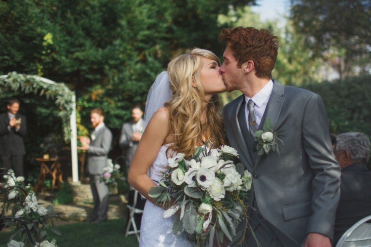 Organizujte a plánujte svadby vo vidieckom štýle Svadobné fotografie nápady lesov borovice svadobný oltár