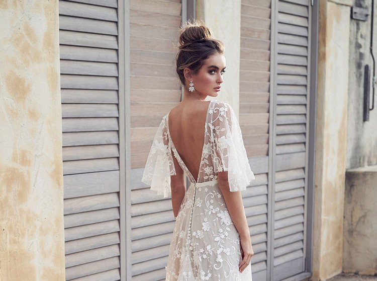 Top uzol svadobný účes pre boho svadbu