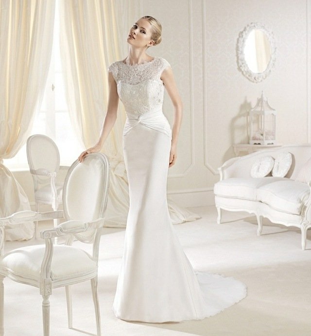 Dizajn svadobných šiat - jednoduchá sukňa tesné prevedenie svadobných šiat updo jednoduchá čipka