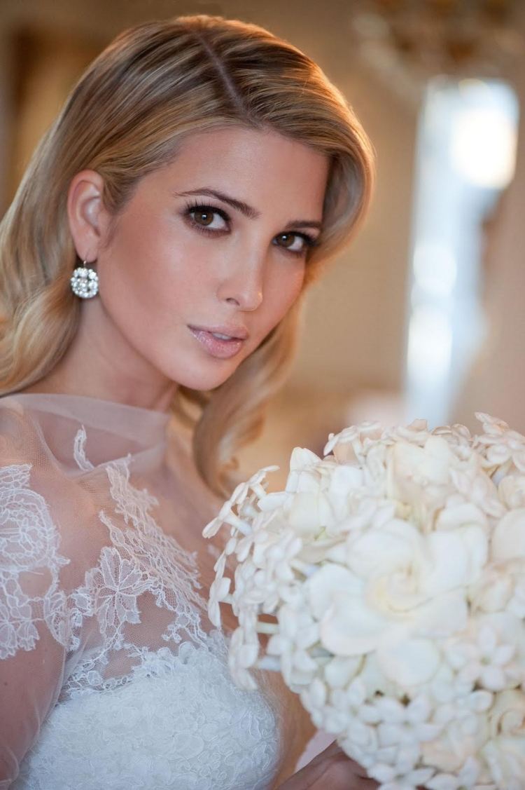 nádherné svadobné šaty s tylom a čipkou od Ivanky Trump svadobné šaty-vera-wang-weiss-čipka-hortenzie-klasika-ivanka-tromf