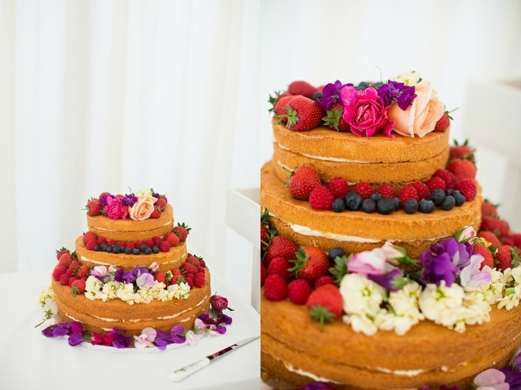 Očarujúca svadobná torta zdobená krémom, ovocím a kvetmi Svadobná torta ovocie bobuľový krém upiecť vlastné nápady