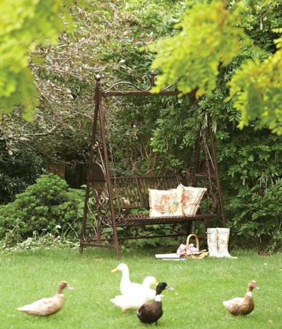 Dizajnová záhradná hojdačka s kovovou verandou Kovová záhradná hojdačka