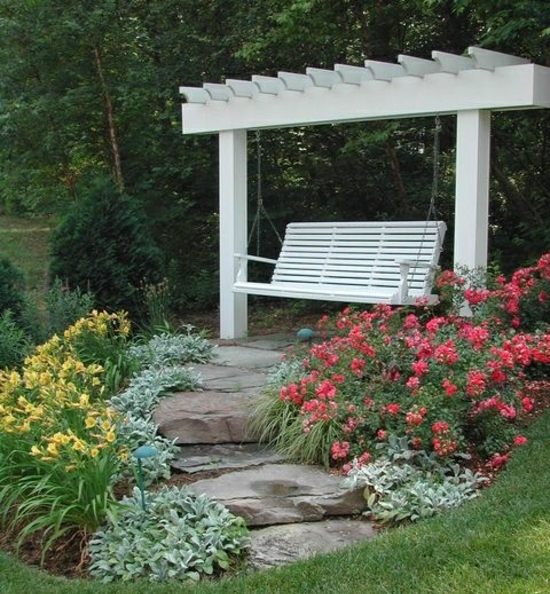 pergola s hojdačkou na bielej verande, postavte si ju sami Hollywoodsky švih si budujte nápady