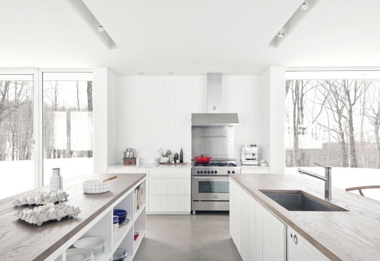 dosky na drevo-kuchyňa-moderné-svetlé-drevo-biele-fronty-kuchynský-ostrov