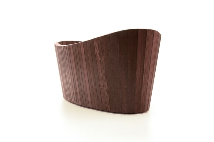 rustikálna vaňa v štýle khi v prvom rade drevo