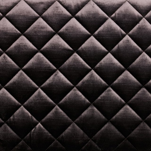 Kryt-chrbát-bar-skriňa-bobule-farebné-hodváb