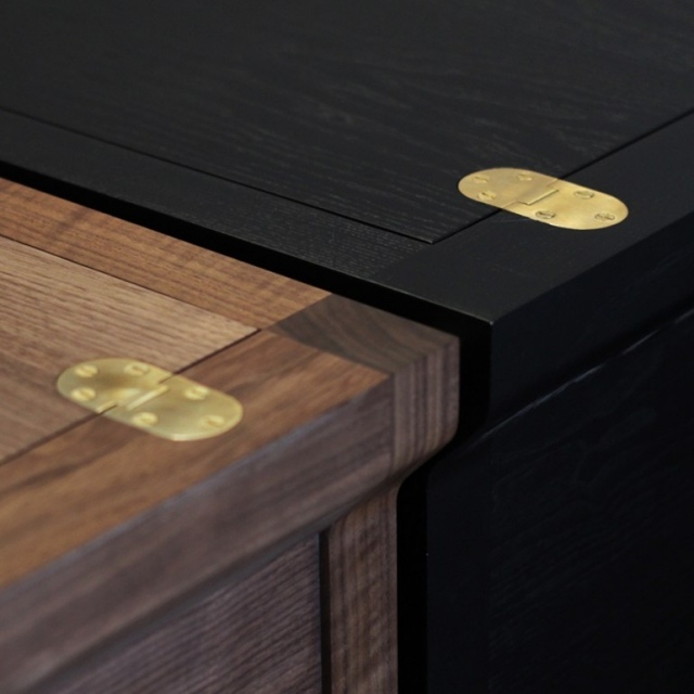 barová skrinka-drevené-verzie-americký-dub-tmavý-jaseň