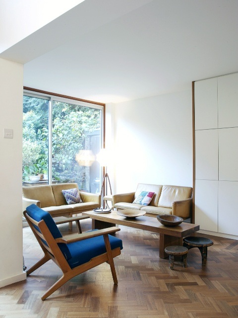 obývacia izba s parketovou podlahou v obývačke parkety