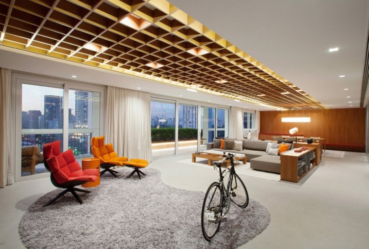 drevo-strop-koberec-sivá-hĺbka-hromada-miest na sedenie-dizajn-pohodlie