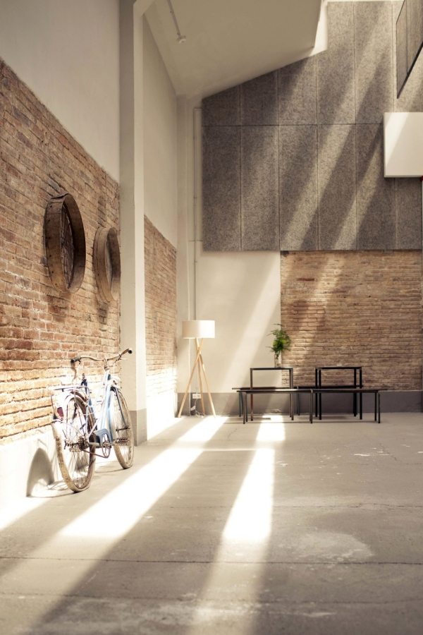 Drevená europaleta výstavná sieň twobo arquitecura ľahké strešné okno