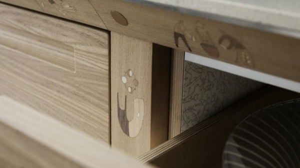 moderná kuchynská ručná rezba na mieru