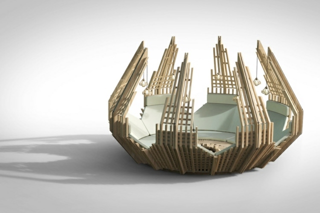 Salónikový nábytok zložený z niekoľkých častí