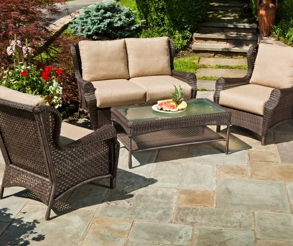 Ratanový nábytok zariadený záhradou Ratanový nábytok - zariadte si záhradu