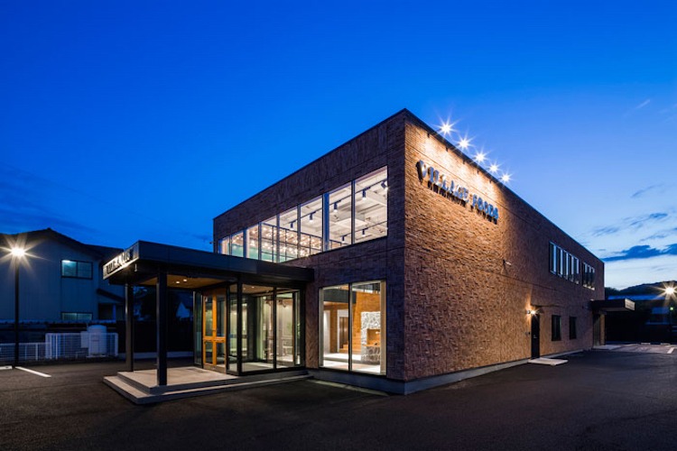 budova v štýle podkrovia architektúra sála slinok tehla