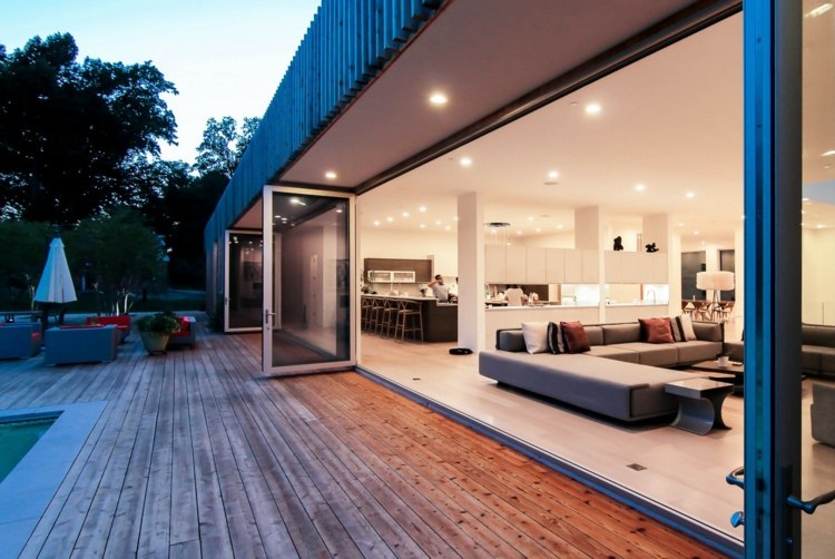 drevené lamely-ochrana súkromia-obývací priestor-otvorená-kuchyňa-podlahový nábytok-minimalistický