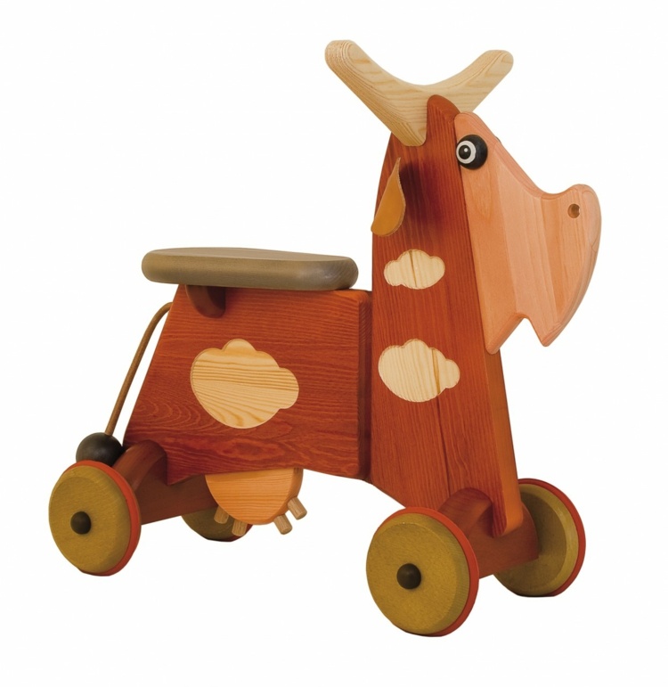 Jazda na kolobežke z dreva