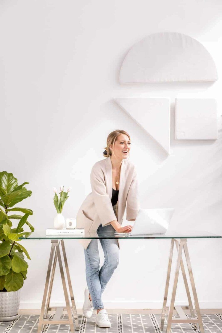 Nadrozmerné blejzre kombinujú pohodlné outfity pre ženy doma