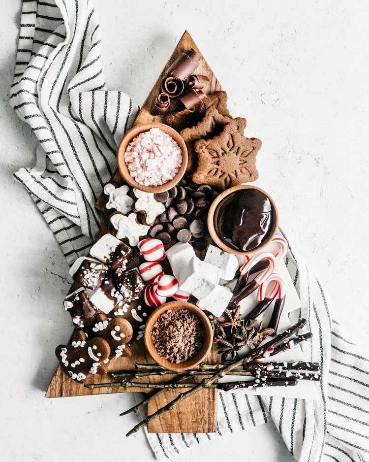 Vianočné dezerty horúca čokoláda s marshmallow