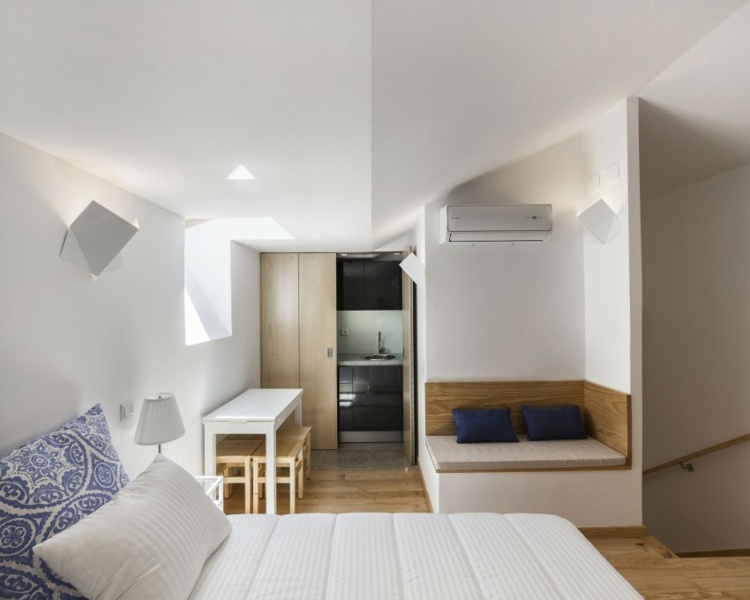 Apartmán Porto Portugalsko malá bloková kuchyňa jedálenský kút