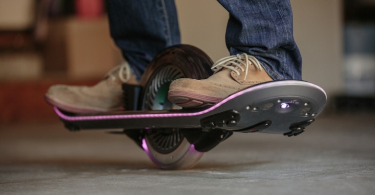 S hoverboardom budete pútať pozornosť aj v noci ovládanie hoverboardového osvetlenia viedlo k ovládaniu ružovej aplikácie