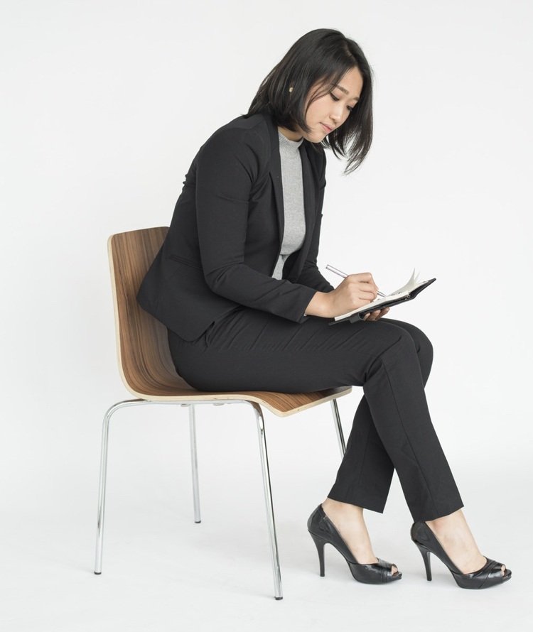 Stolička na drevo HPL, stohovateľná