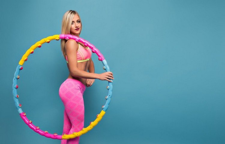 Cvičenie Hula Hoop na cvičenie na chudnutie