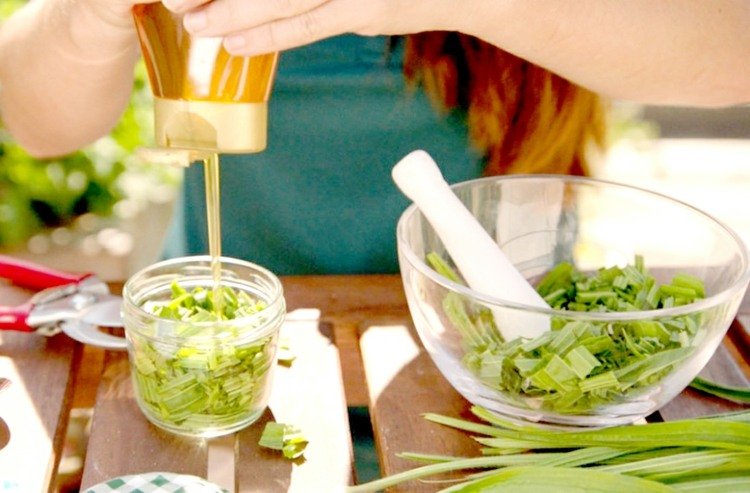 Rezanie a varenie rebriny - sirup proti kašľu recept na prieduškový kašeľ