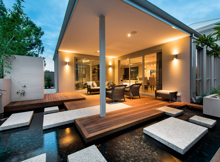 idea-záhradný rybník-dizajn-kameň-plávajúce-stupne-dosky-moderná-terasa-sedenie-priestor