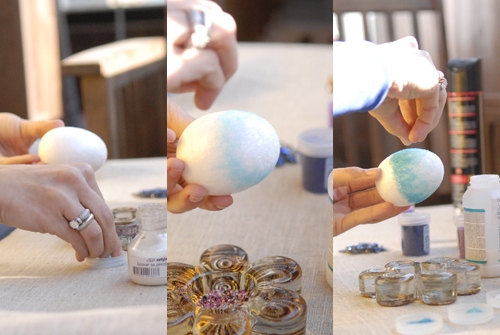 Nápad na veľkonočné remeslá posypeme vajíčkom trblietkami a necháme uschnúť