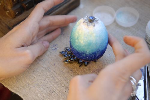 Nápad na veľkonočné ručné práce brošňový základ veľkonočné vajíčko