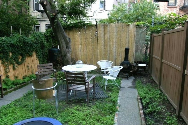 Pred návrhom záhrady sa záhrada zdala byť obmedzujúca nápad-záhradný dizajn-vopred-mestský-dvor-nábytok-bambusový plot