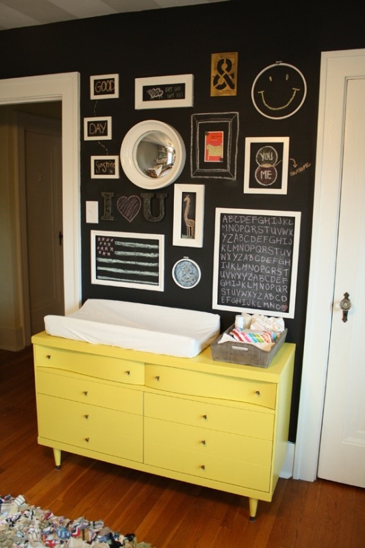 čierna stena detská izba tabuľka farba rám obrazu čierna stena detská izba tabuľa farba