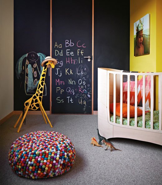 nápad na výzdobu detskej izby tabuľka farebná kresba kriedou detská izba dekorácia tabuľa farebná kresba kriedou