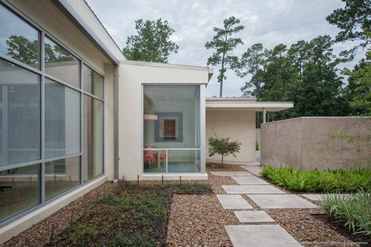 Na návrh použite štrk záhradná cesta dizajn štrk-nášľapný kameň-idea-minimalistický