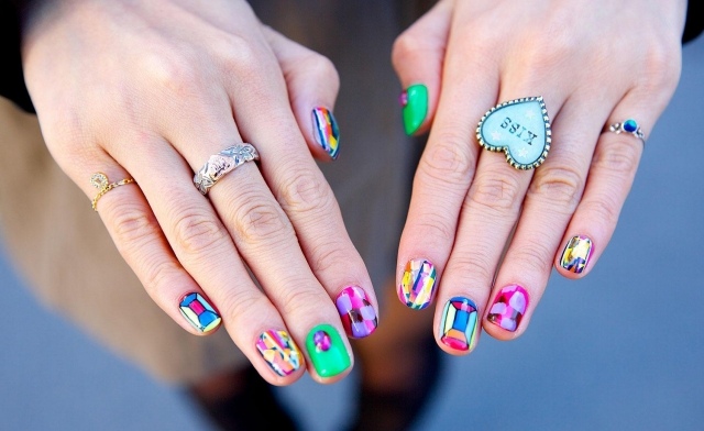 nail art-vtipné nápady-vzory na nechty-farebné-farebné-nápady-na styling
