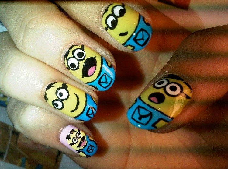 vtipné nápady na nechty-minioni-motívy