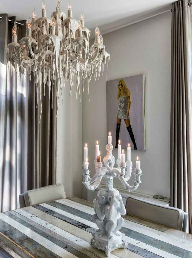 klasický drevený stôl plagát z recyklovaného dreva na stenu