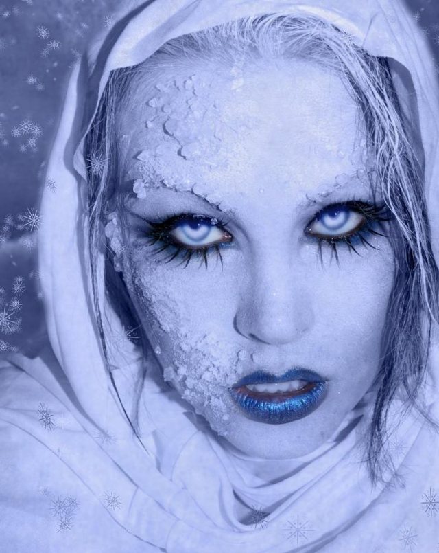 Nápady na make -up zmrzliny Snehová kráľovná pre halloweenske kostýmy snehová kráľovná-čarodejnica-makeup-halloween-nápady-ženy