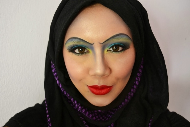 Kostým rómskeho kúzelníka tvorí karnevalová párty Mardi Gras halloween čarodejnice-make-up-pekne-škaredo-zakrivené-obočie-nápady