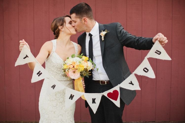 Milá správa všetkým hosťom - ďakujeme! Nápady na svadobné fotografie Svadobné obrázky Nápady na svadobný pár