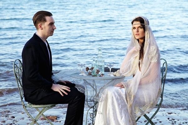 Tipy na fotenie inšpirované plážou novomanželov Plážou inšpirovaná čipkovaná mašľa