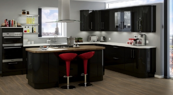 nápady na červenú barovú stoličku pre kuchynské podsvietené svetlá