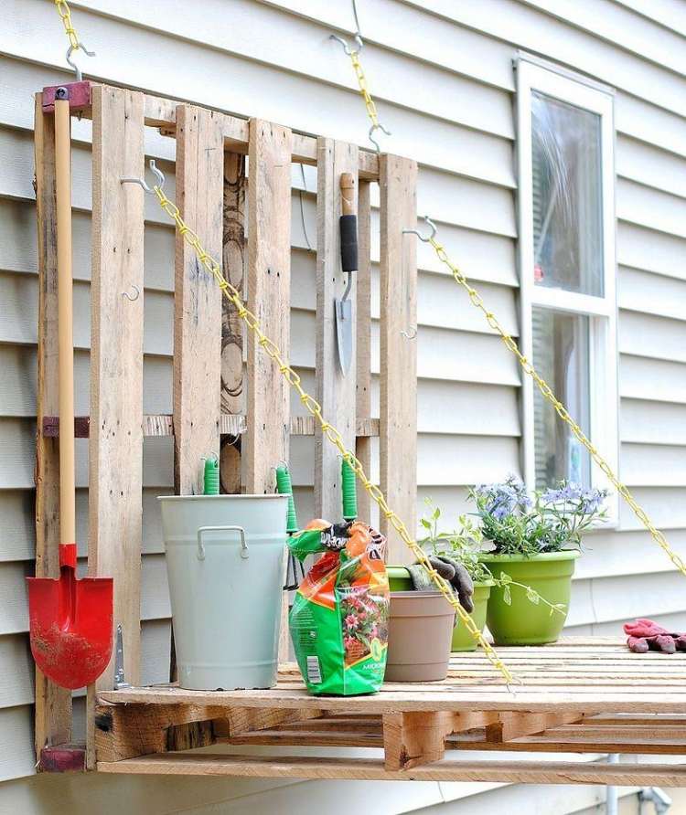 drevené-europalety-skladacie-zalievacie-stôl-tanier-záhradné-rastliny-kutilstvo-nápad