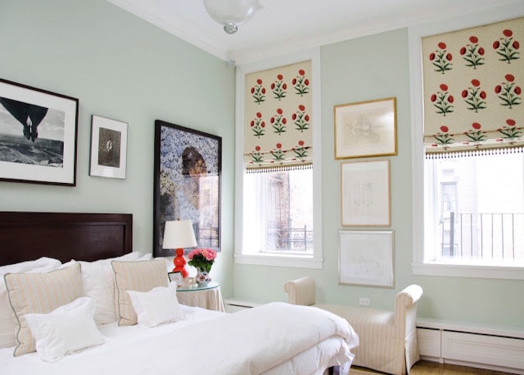 Interiér spálne mäty-vinobranie-látkové-rolety-obrázky